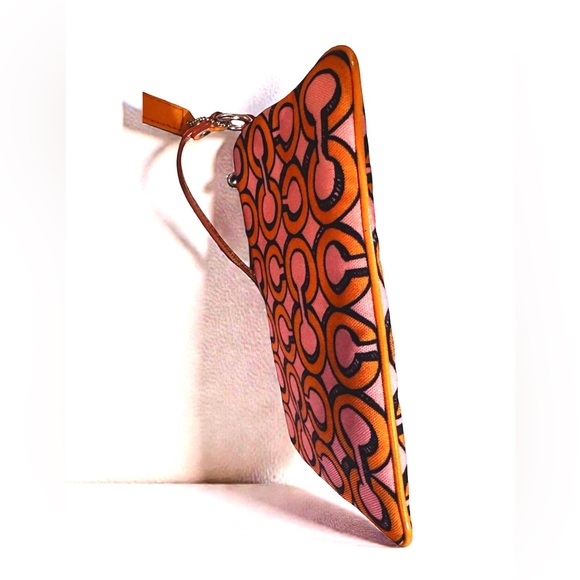 COACH POPPY 3D OP ART Groovy Pink and Orange Wristlet. - Picture 10 of 13